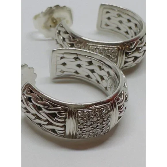 John Hardy $1350Diamond Carved Chain Pave Medium Hoop Earrings 18kt Post .50CT